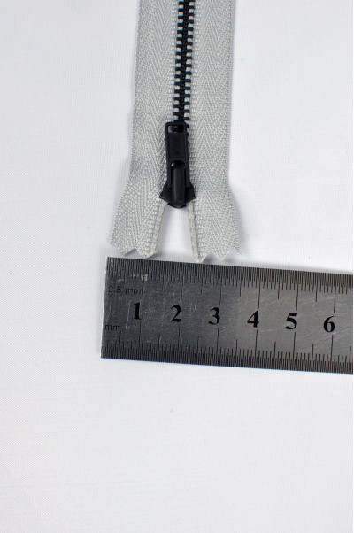 ZIP064 1號拉鏈  成衣單頭拉鏈款式  黑古銅牙拉鏈款式   密尾拉鏈  不設單獨拉鍊訂購 正面照